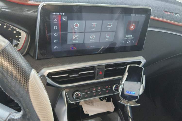 Used SAIC MAXUS G50 2020 1.5T Automatic Luxury Edition Audio And AC Panel