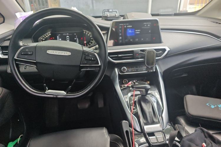 Used SAIC MAXUS G50 2020 1.5T Automatic Elite Edition Center Console