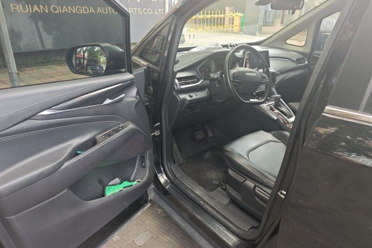 Used SAIC MAXUS G50 2020 1.5T Automatic Elite Edition Driver Seat