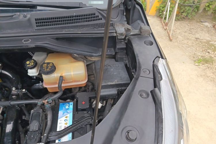 Used SAIC MAXUS G50 2020 1.5T Automatic Elite Edition Engine Bay Left