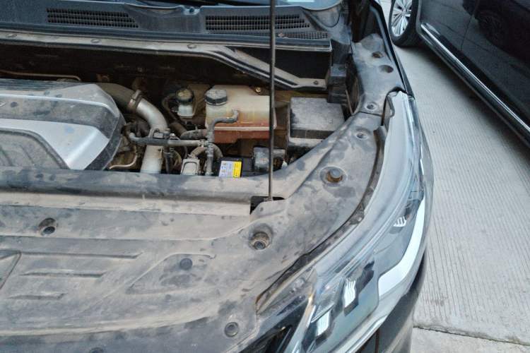 Used SAIC MAXUS G50 2020 1.5T Automatic Luxury Edition Engine Bay Left