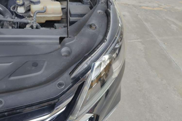 Used SAIC MAXUS G50 2020 1.5T Automatic Luxury Edition Engine Bay Left