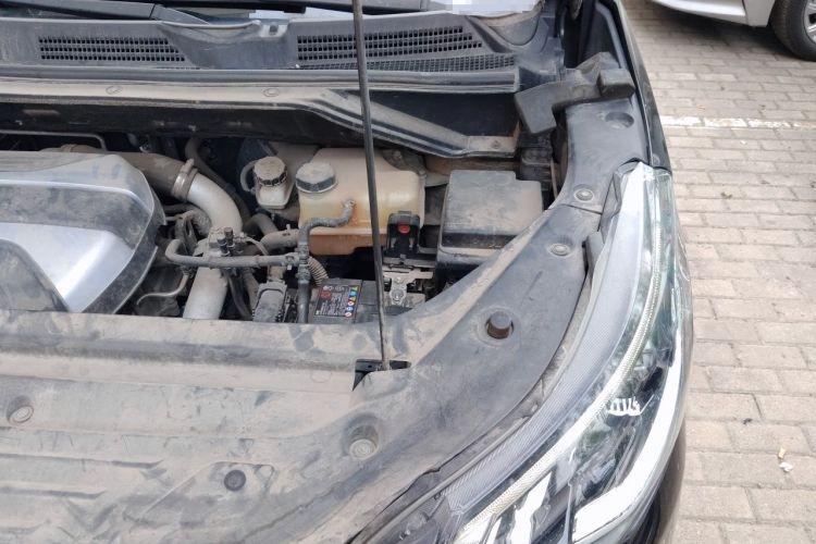 Used SAIC MAXUS G50 2020 1.5T Automatic Luxury Edition Engine Bay Left