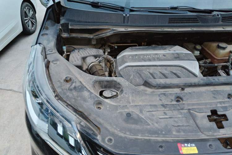 Used SAIC MAXUS G50 2020 1.5T Automatic Luxury Edition Engine Bay Right