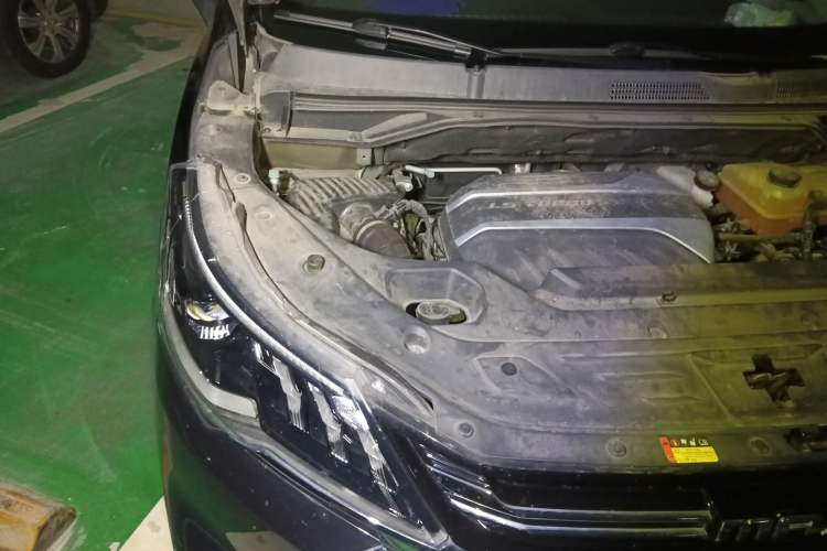 Used SAIC MAXUS G50 2020 1.5T Automatic Luxury Edition Engine Bay Right