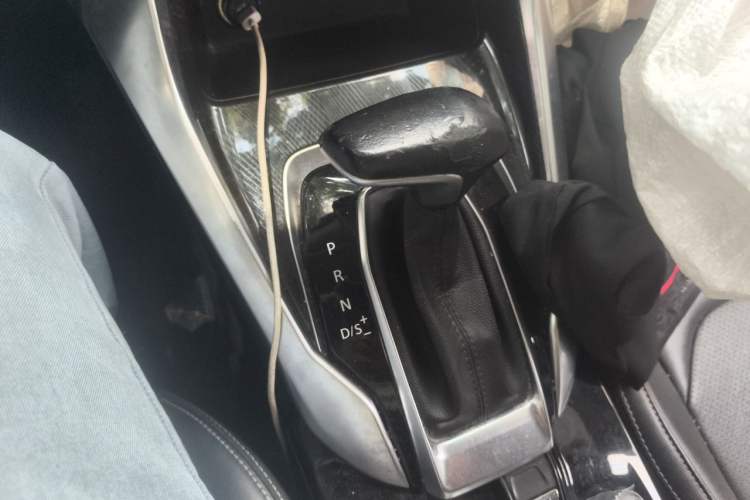 Used SAIC MAXUS G50 2020 1.5T Automatic Luxury Edition Gear Lever