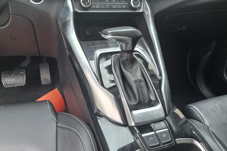 Used SAIC MAXUS G50 2020 1.5T Automatic Luxury Edition Gear Lever