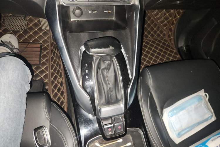 Used SAIC MAXUS G50 2020 1.5T Automatic Luxury Edition Gear Lever