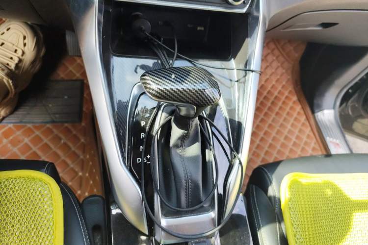 Used SAIC MAXUS G50 2020 1.5T Automatic Luxury Edition Gear Lever