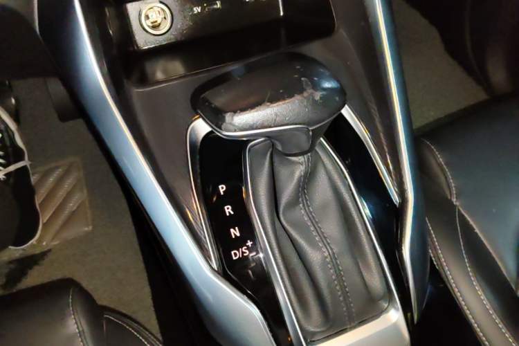 Used SAIC MAXUS G50 2020 1.5T Automatic Elite Edition Gear Lever