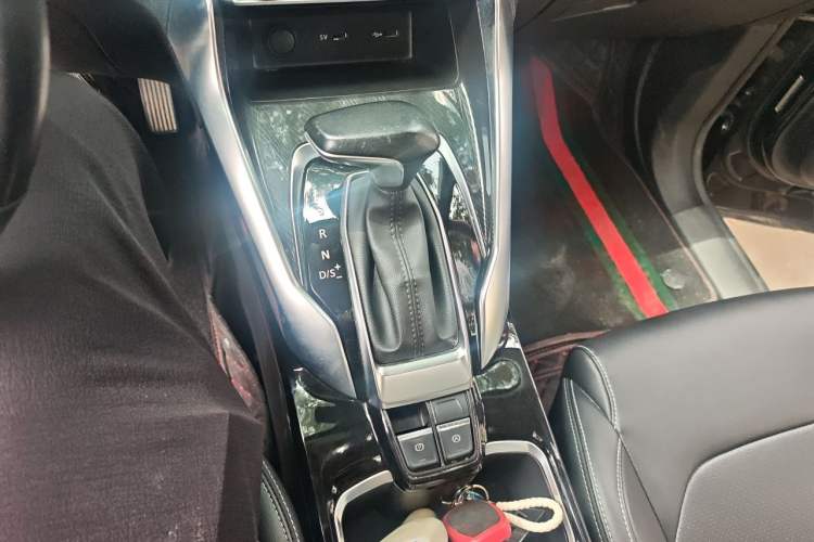 Used SAIC MAXUS G50 2020 1.5T Automatic Luxury Edition Gear Lever