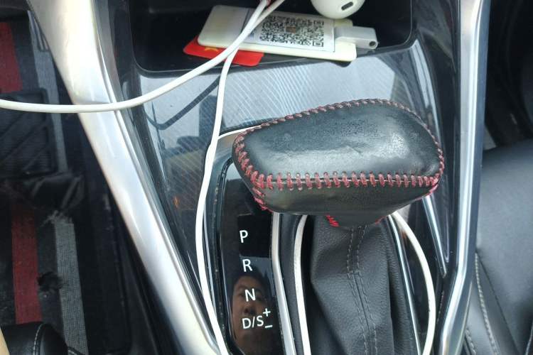 Used SAIC MAXUS G50 2020 1.5T Automatic Elite Edition Gear Lever