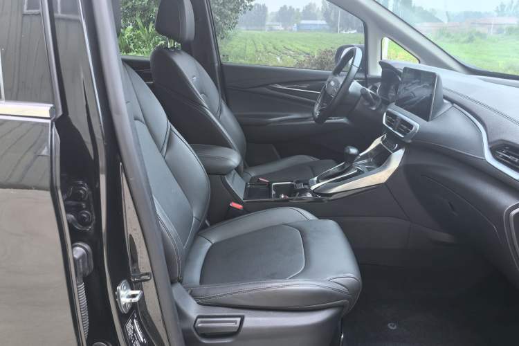 Used SAIC MAXUS G50 2020 1.5T Automatic Luxury Edition Interior 6