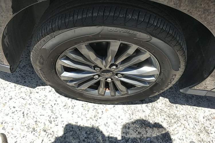 Used SAIC MAXUS G50 2020 1.5T Automatic Elite Edition Left Front Wheel Hub