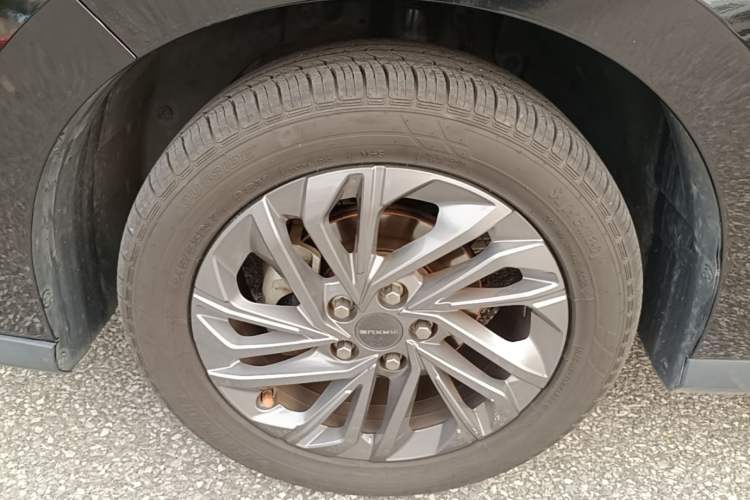 Used SAIC MAXUS G50 2020 1.5T Automatic Luxury Edition Left Front Wheel Hub
