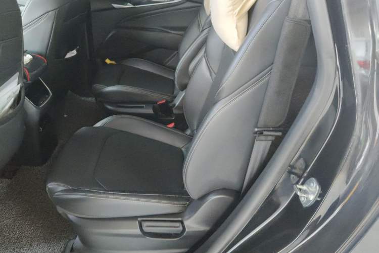 Used SAIC MAXUS G50 2020 1.5T Automatic Luxury Edition Left Rear Seat