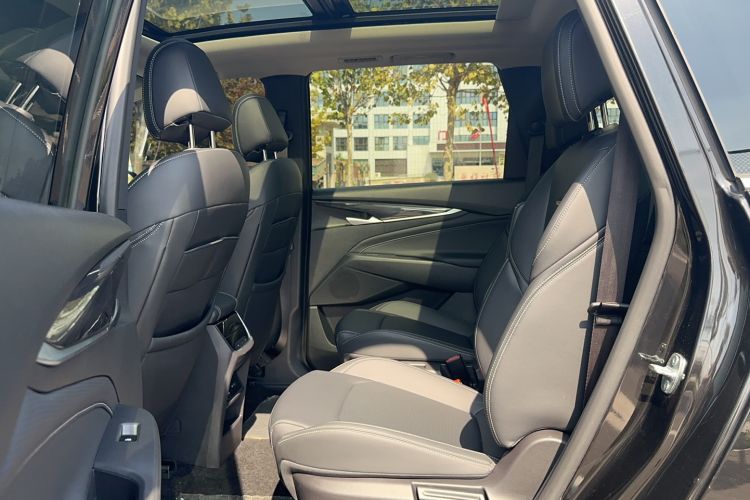 Used SAIC MAXUS G50 2020 1.5T Automatic Luxury Edition Left Rear Seat