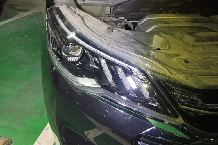 Used SAIC MAXUS G50 2020 1.5T Automatic Luxury Edition Right Front Headlight