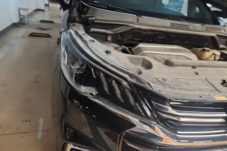Used SAIC MAXUS G50 2020 1.5T Automatic Luxury Edition Right Front Headlight