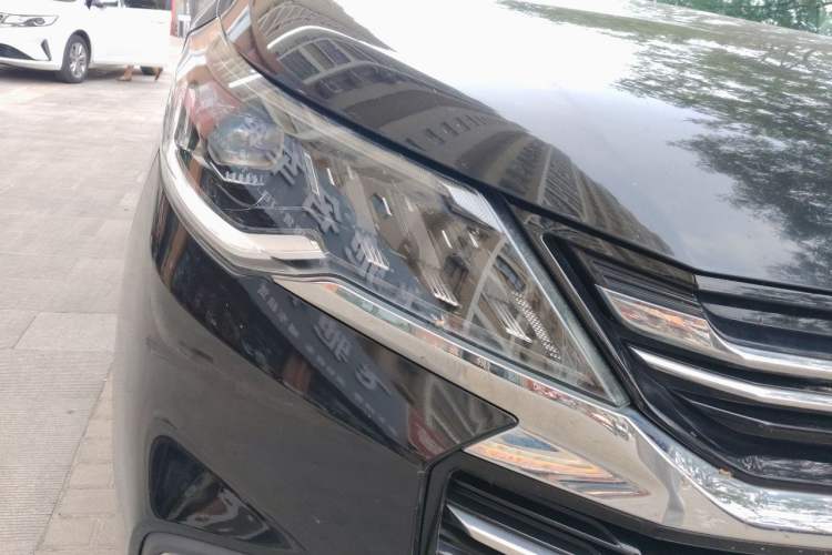 Used SAIC MAXUS G50 2020 1.5T Automatic Luxury Edition Right Front Headlight
