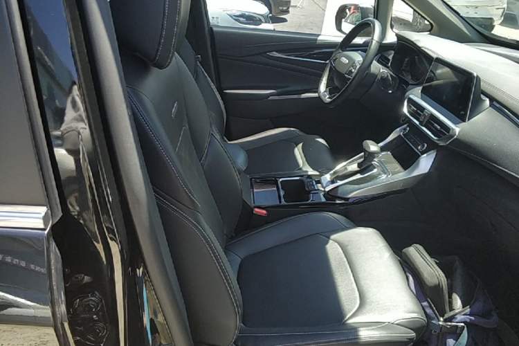 Used SAIC MAXUS G50 2020 1.5T Automatic Elite Edition Right Front Seat
