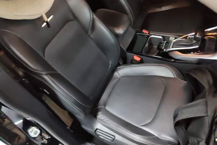 Used SAIC MAXUS G50 2020 1.5T Automatic Elite Edition Right Front Seat