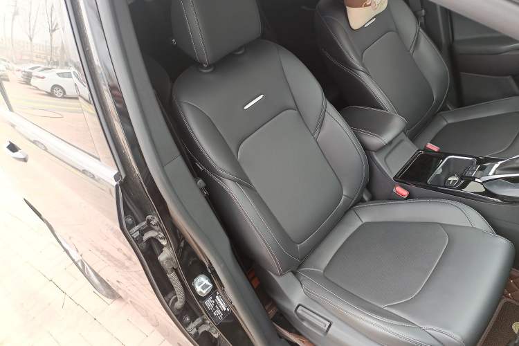 Used SAIC MAXUS G50 2020 1.5T Automatic Luxury Edition Right Front Seat
