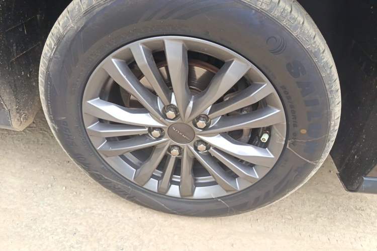 Used SAIC MAXUS G50 2020 1.5T Automatic Elite Edition Right Front Wheel Hub