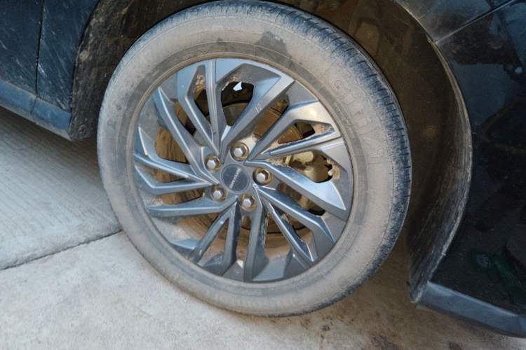 Used SAIC MAXUS G50 2020 1.5T Automatic Luxury Edition Right Front Wheel Hub