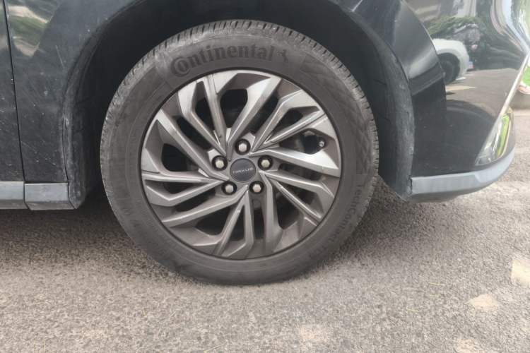 Used SAIC MAXUS G50 2020 1.5T Automatic Luxury Edition Right Front Wheel Hub
