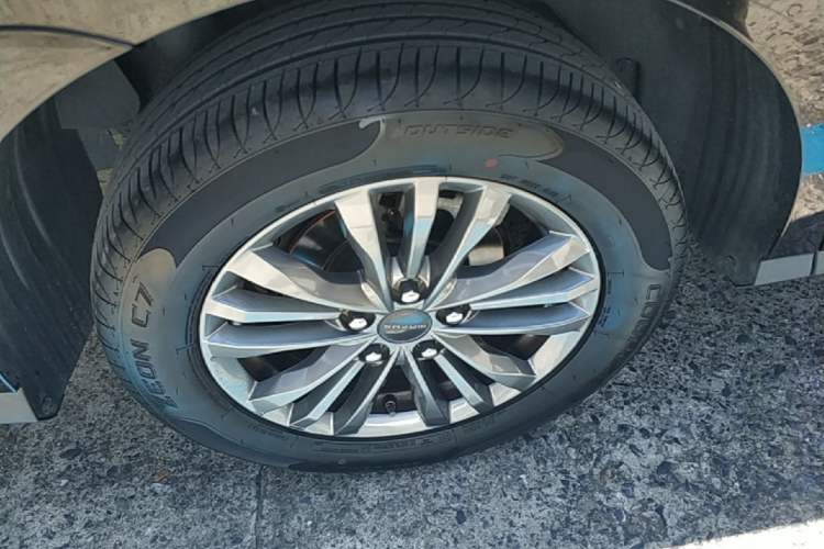 Used SAIC MAXUS G50 2020 1.5T Automatic Elite Edition Right Rear Wheel Hub