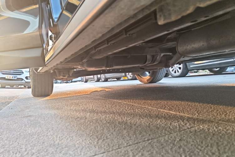 Used SAIC MAXUS G50 2020 1.5T Automatic Luxury Edition Right Side Sill