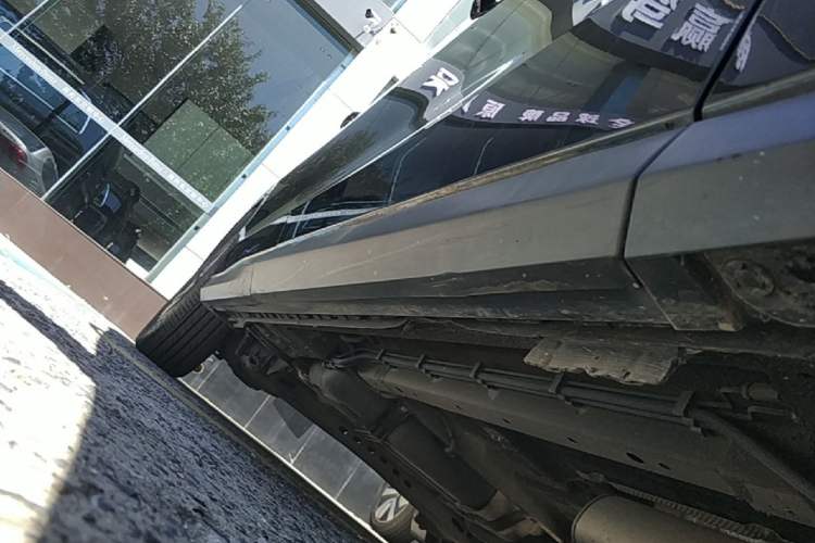 Used SAIC MAXUS G50 2020 1.5T Automatic Elite Edition Right Side Sill