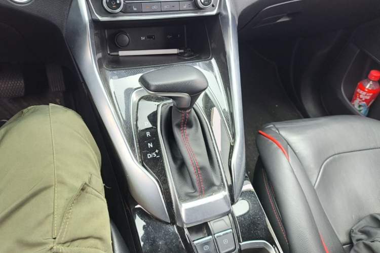 Used SAIC MAXUS G50 2020 1.5T Automatic Luxury Edition Gear Lever