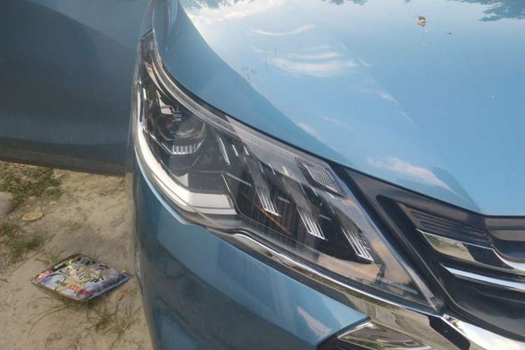 Used SAIC MAXUS G50 2020 1.5T Automatic Elite Edition Right Front Headlight