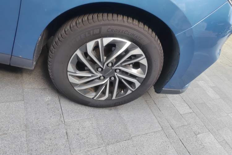 Used SAIC MAXUS G50 2020 1.5T Automatic Luxury Edition Right Front Wheel Hub