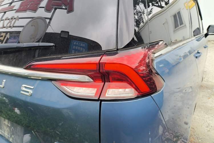 Used SAIC MAXUS G50 2020 1.5T Automatic Luxury Edition Right Rear Taillight