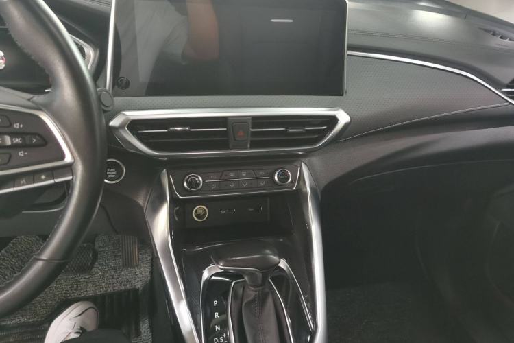 Used SAIC MAXUS G50 2020 1.5T Automatic Luxury Edition Audio And AC Panel