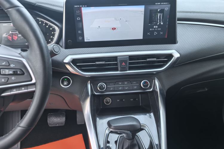 Used SAIC MAXUS G50 2020 1.5T Automatic Luxury Edition Audio And AC Panel