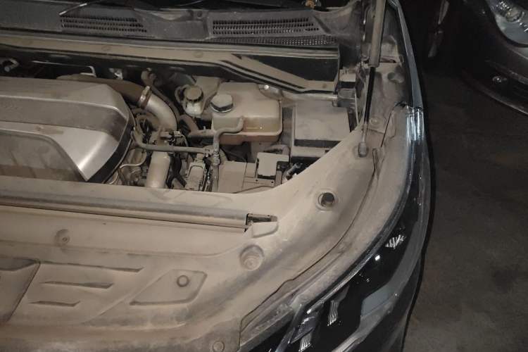 Used SAIC MAXUS G50 2020 1.5T Automatic Elite Edition Engine Bay Left