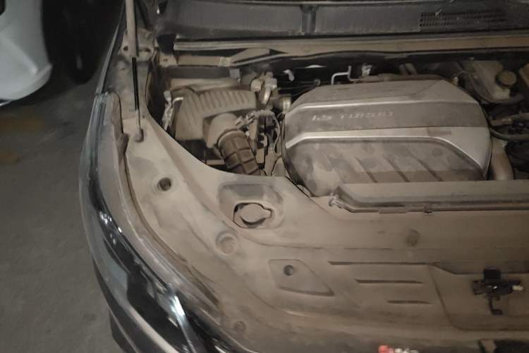Used SAIC MAXUS G50 2020 1.5T Automatic Elite Edition Engine Bay Right
