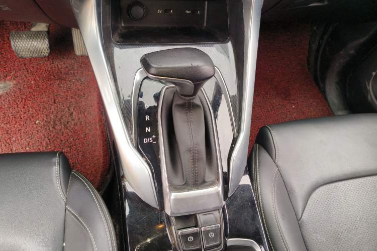 Used SAIC MAXUS G50 2020 1.5T Automatic Elite Edition Gear Lever