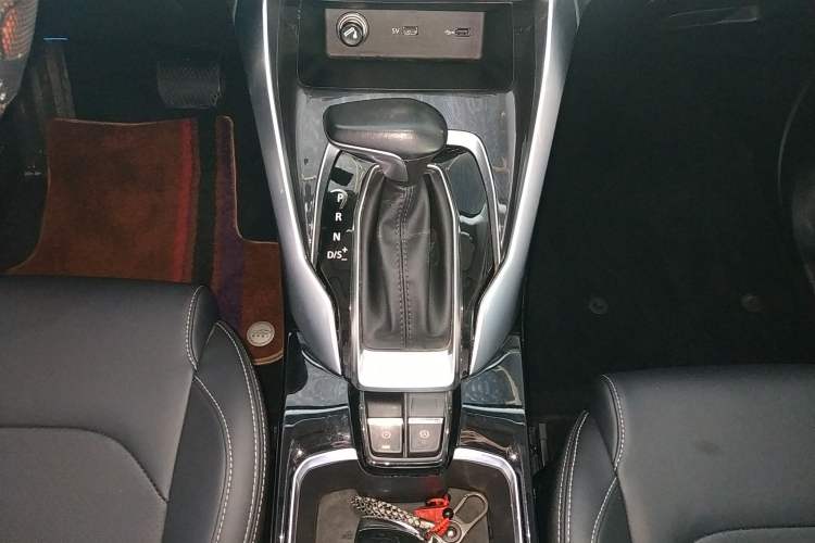 Used SAIC MAXUS G50 2020 1.5T Automatic Luxury Edition Gear Lever