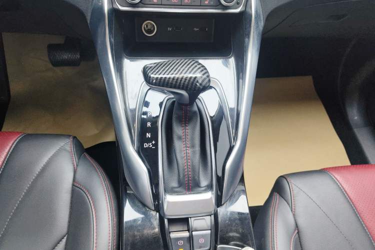 Used SAIC MAXUS G50 2020 1.5T Automatic Luxury Edition Gear Lever