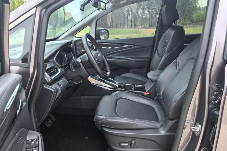 Used SAIC MAXUS G50 2020 1.5T Automatic Luxury Edition Interior 1