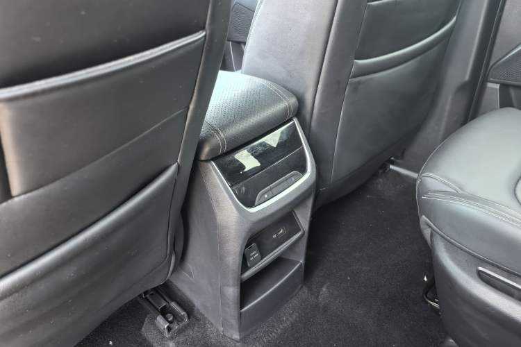 Used SAIC MAXUS G50 2020 1.5T Automatic Luxury Edition Interior 5