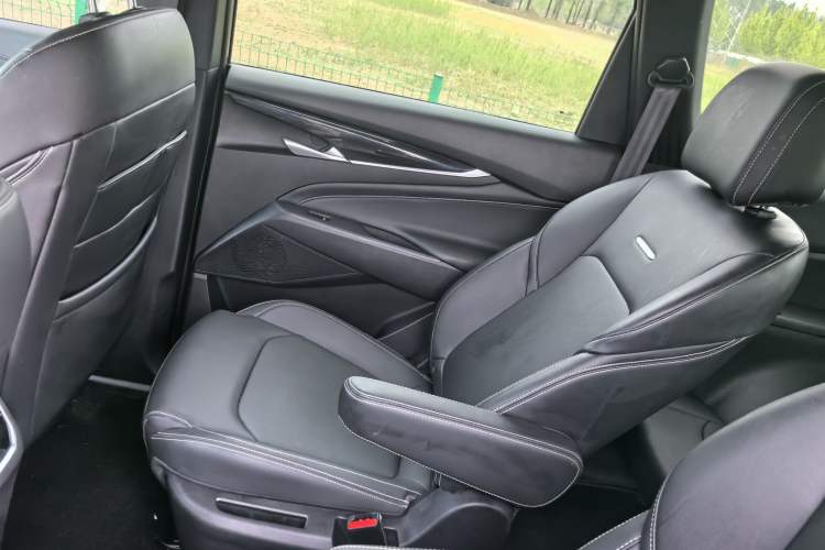 Used SAIC MAXUS G50 2020 1.5T Automatic Luxury Edition Interior 6