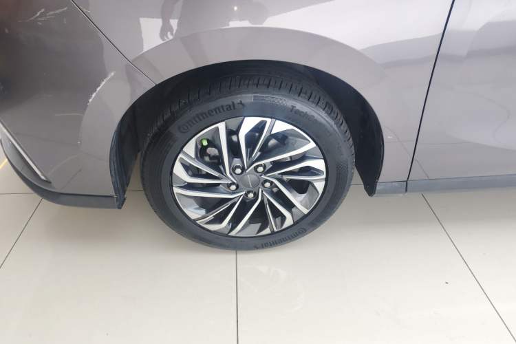 Used SAIC MAXUS G50 2020 1.5T Automatic Luxury Edition Left Front Wheel Hub