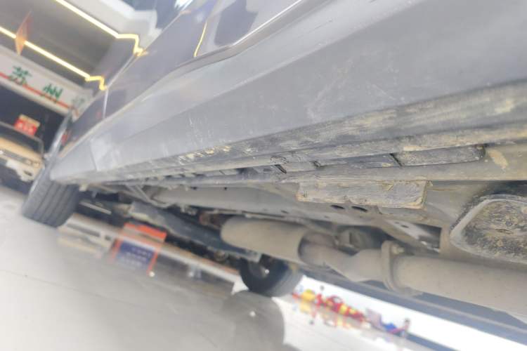 Used SAIC MAXUS G50 2020 1.5T Automatic Luxury Edition Left Side Sill