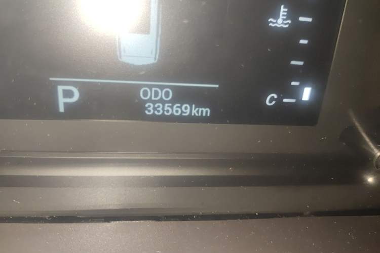 Used SAIC MAXUS G50 2020 1.5T Automatic Elite Edition Odometer Close Up